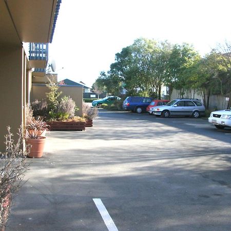 Sherborne Motor Lodge Christchurch Bagian luar foto