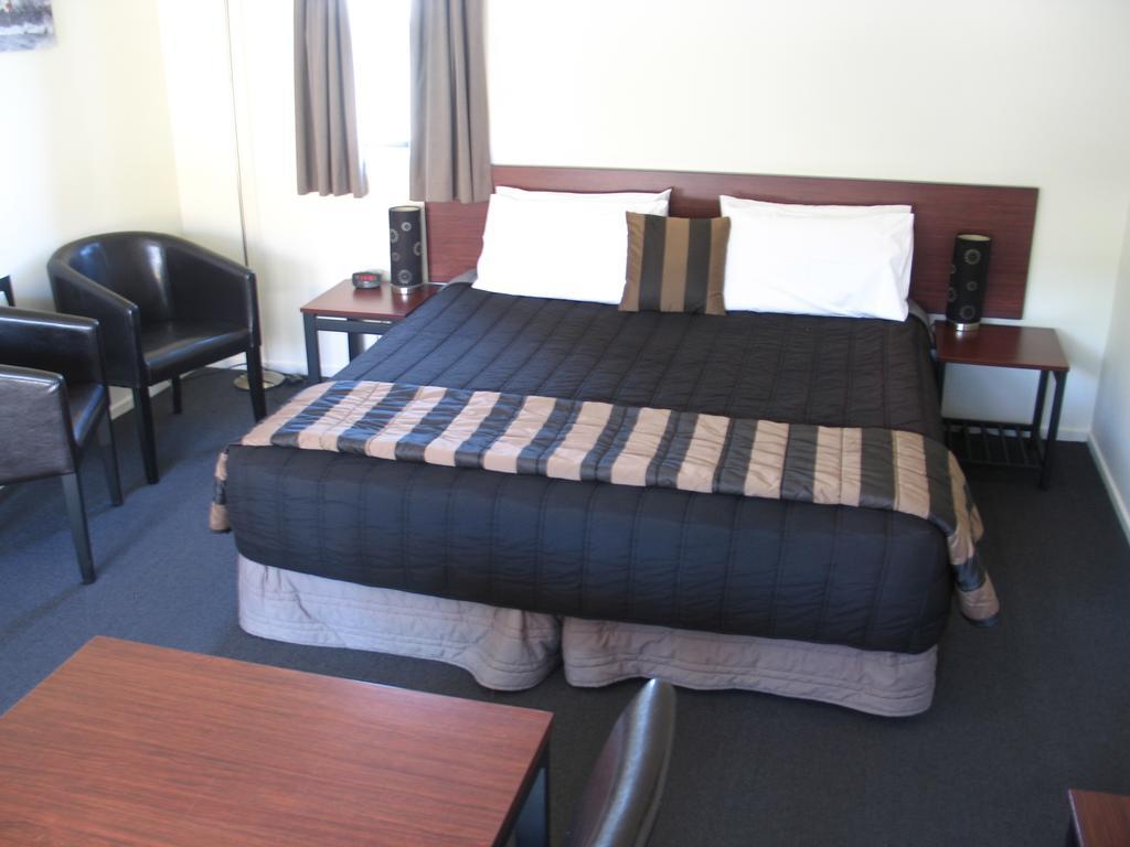 Sherborne Motor Lodge Christchurch Bagian luar foto