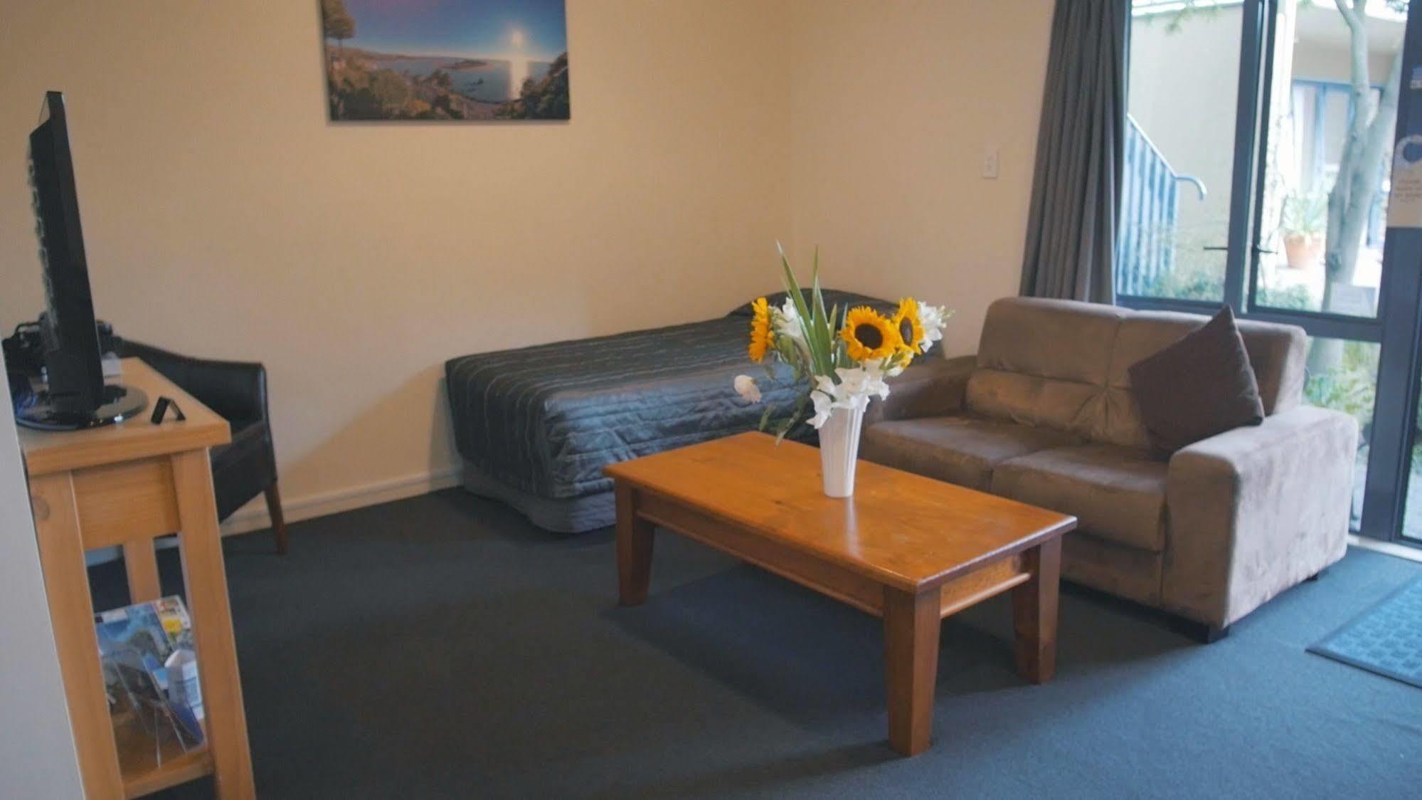 Sherborne Motor Lodge Christchurch Bagian luar foto