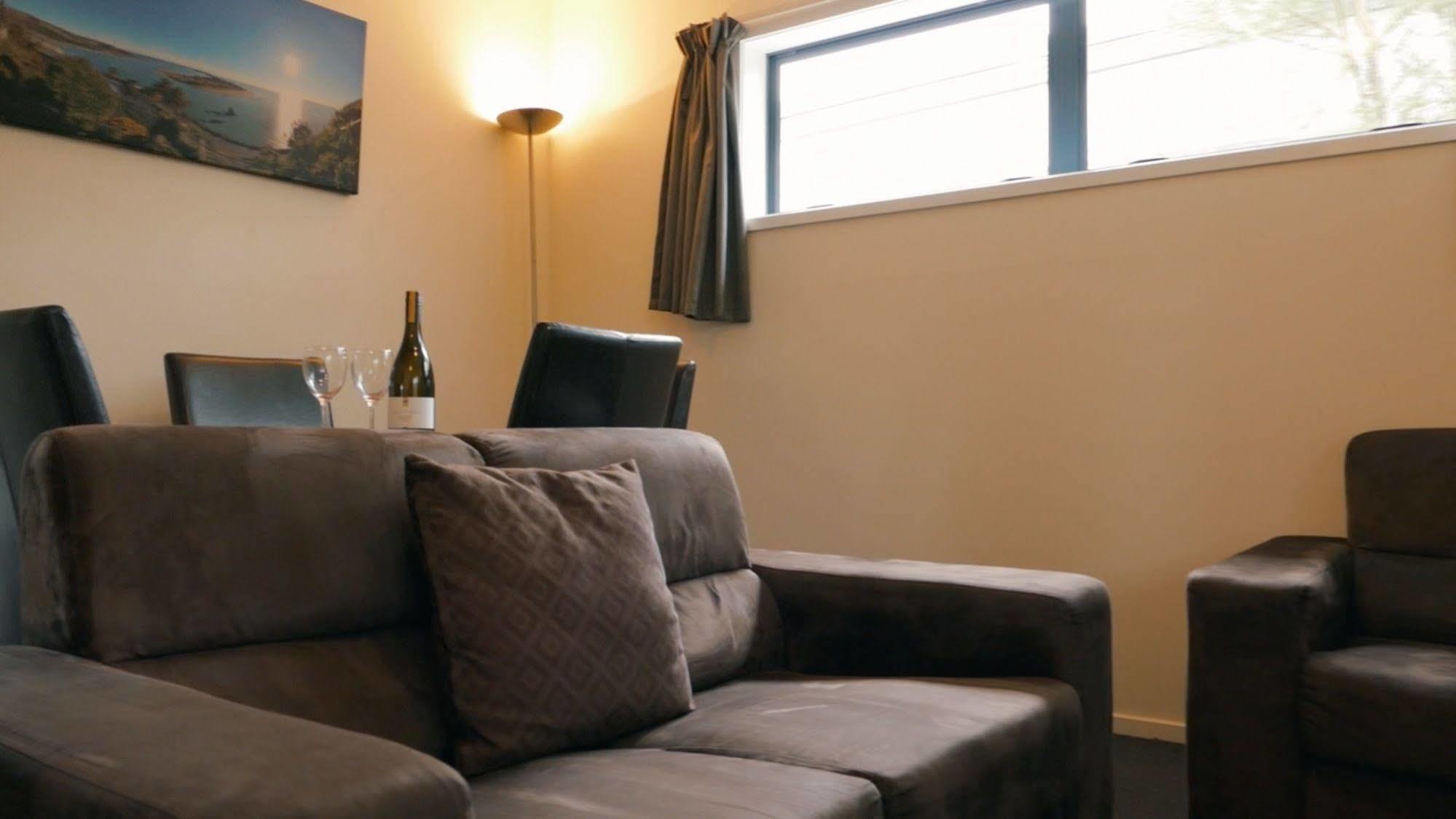 Sherborne Motor Lodge Christchurch Bagian luar foto