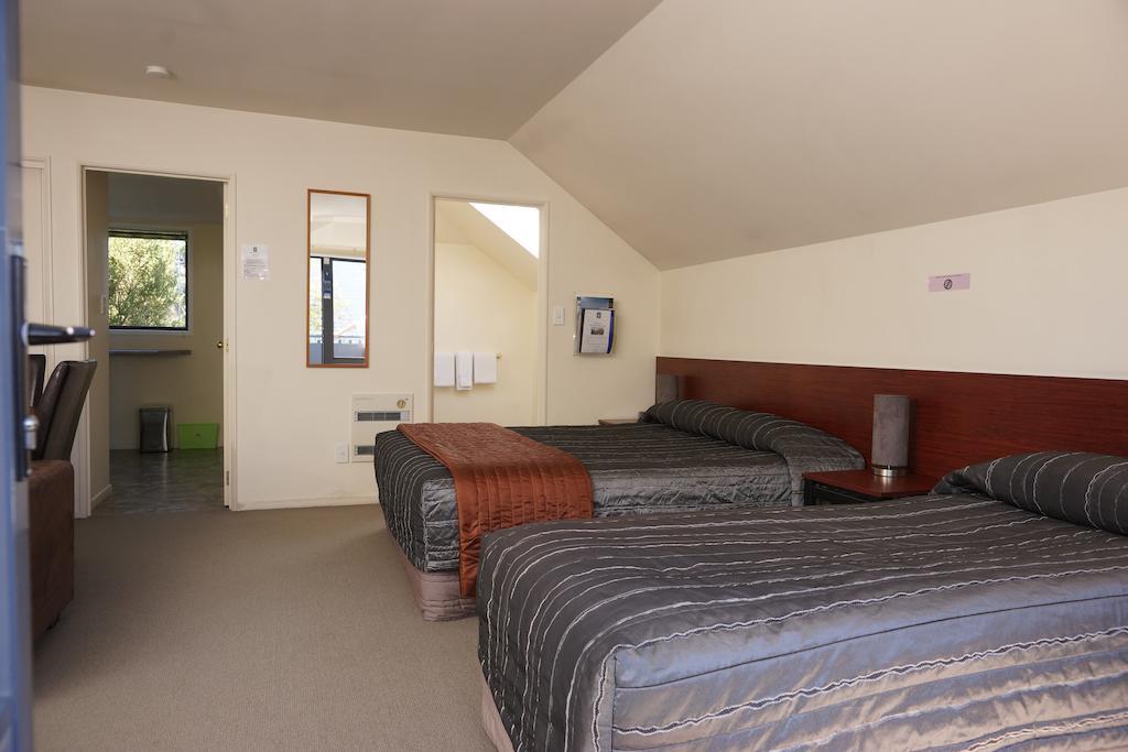Sherborne Motor Lodge Christchurch Bagian luar foto